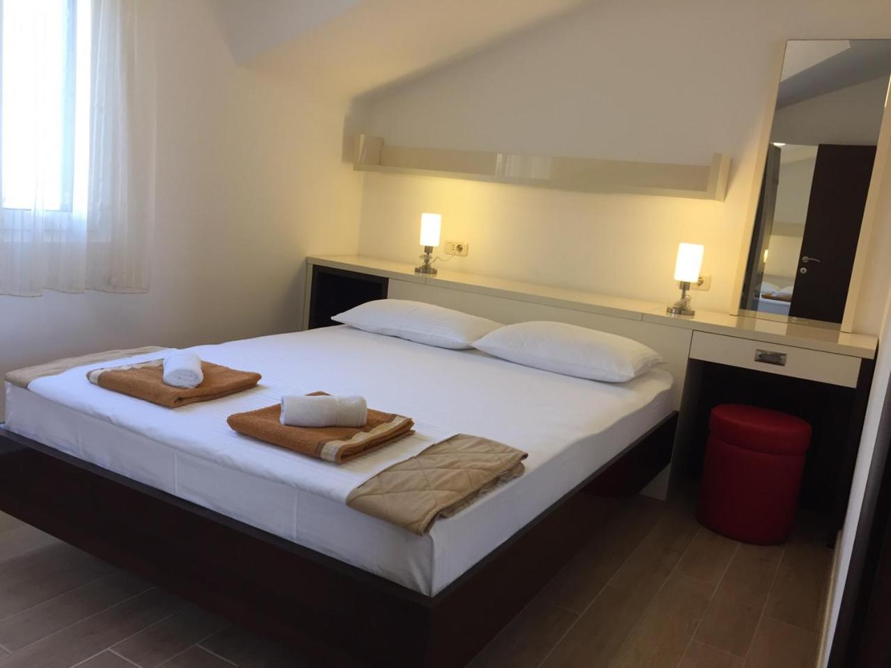 Apartments Tmv Dragovic Sveti Stefan Zimmer foto