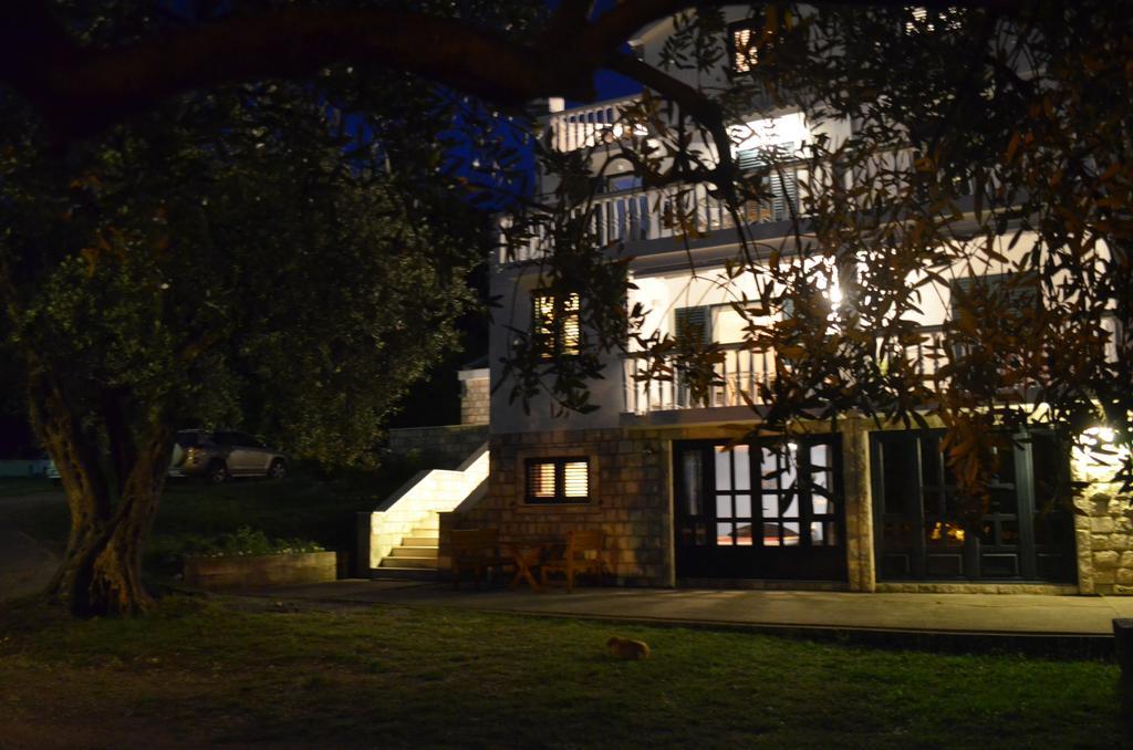 Apartments Tmv Dragovic Sveti Stefan Exterior foto
